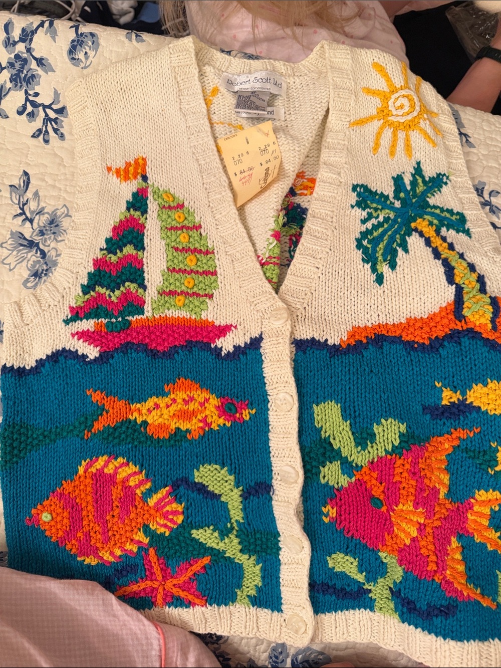 Vintage NWT RObert Scott ltd Knit Vest - Cream & Teal Fish Pattern